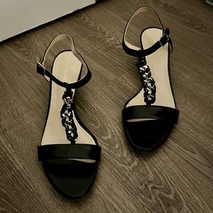 Nine West black kitten heel size 8.5